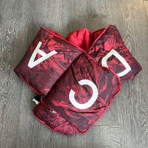 Team Canada puffer scarf
